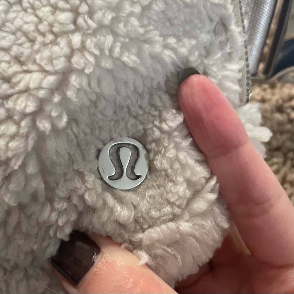 Lululemon Everywhere Belt Bag Natural Ivory Trench Fleece 1L - Picture 4 of 8
